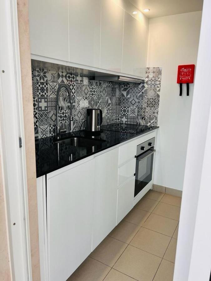 Angies Marina Apartment, Includes 2 Free Passes For The Marina Pool ラゴス エクステリア 写真