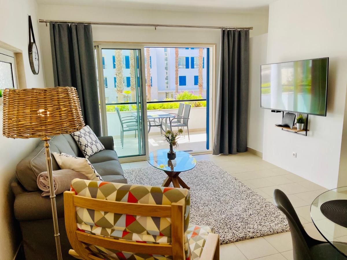 Angies Marina Apartment, Includes 2 Free Passes For The Marina Pool ラゴス エクステリア 写真