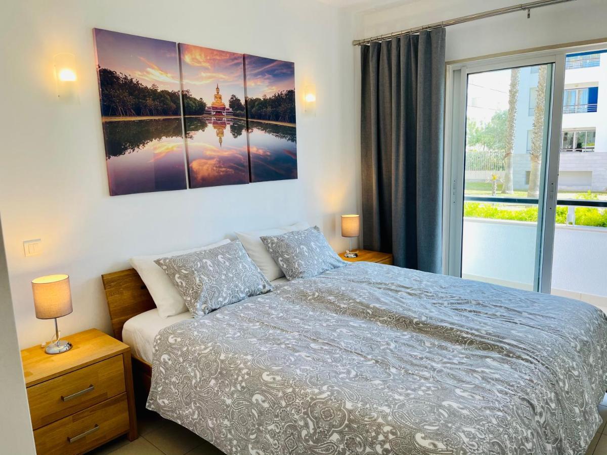 Angies Marina Apartment, Includes 2 Free Passes For The Marina Pool ラゴス エクステリア 写真
