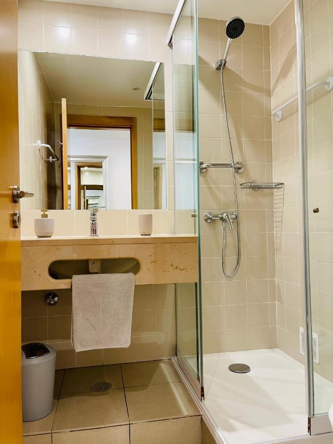 Angies Marina Apartment, Includes 2 Free Passes For The Marina Pool ラゴス エクステリア 写真