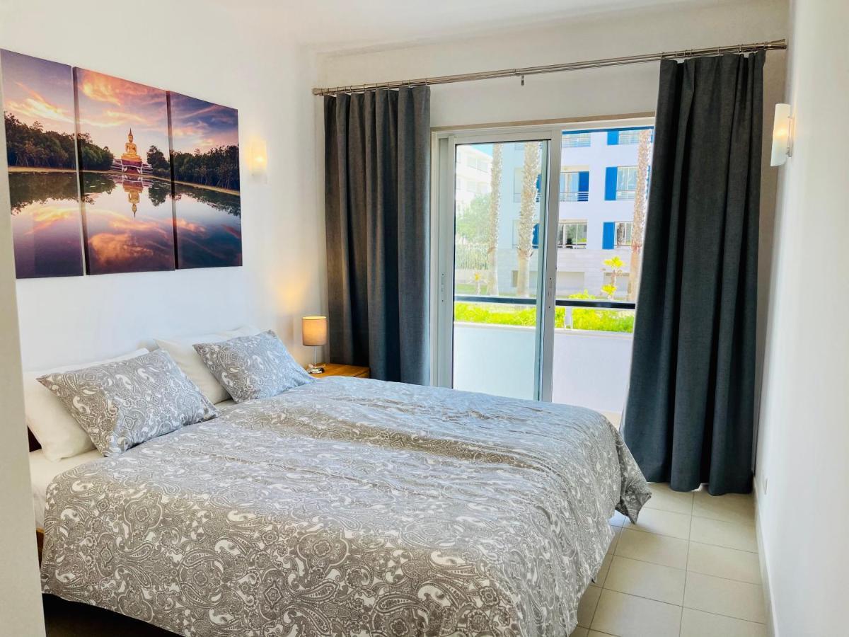Angies Marina Apartment, Includes 2 Free Passes For The Marina Pool ラゴス エクステリア 写真
