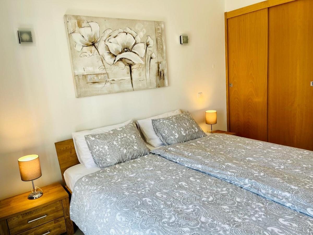 Angies Marina Apartment, Includes 2 Free Passes For The Marina Pool ラゴス エクステリア 写真