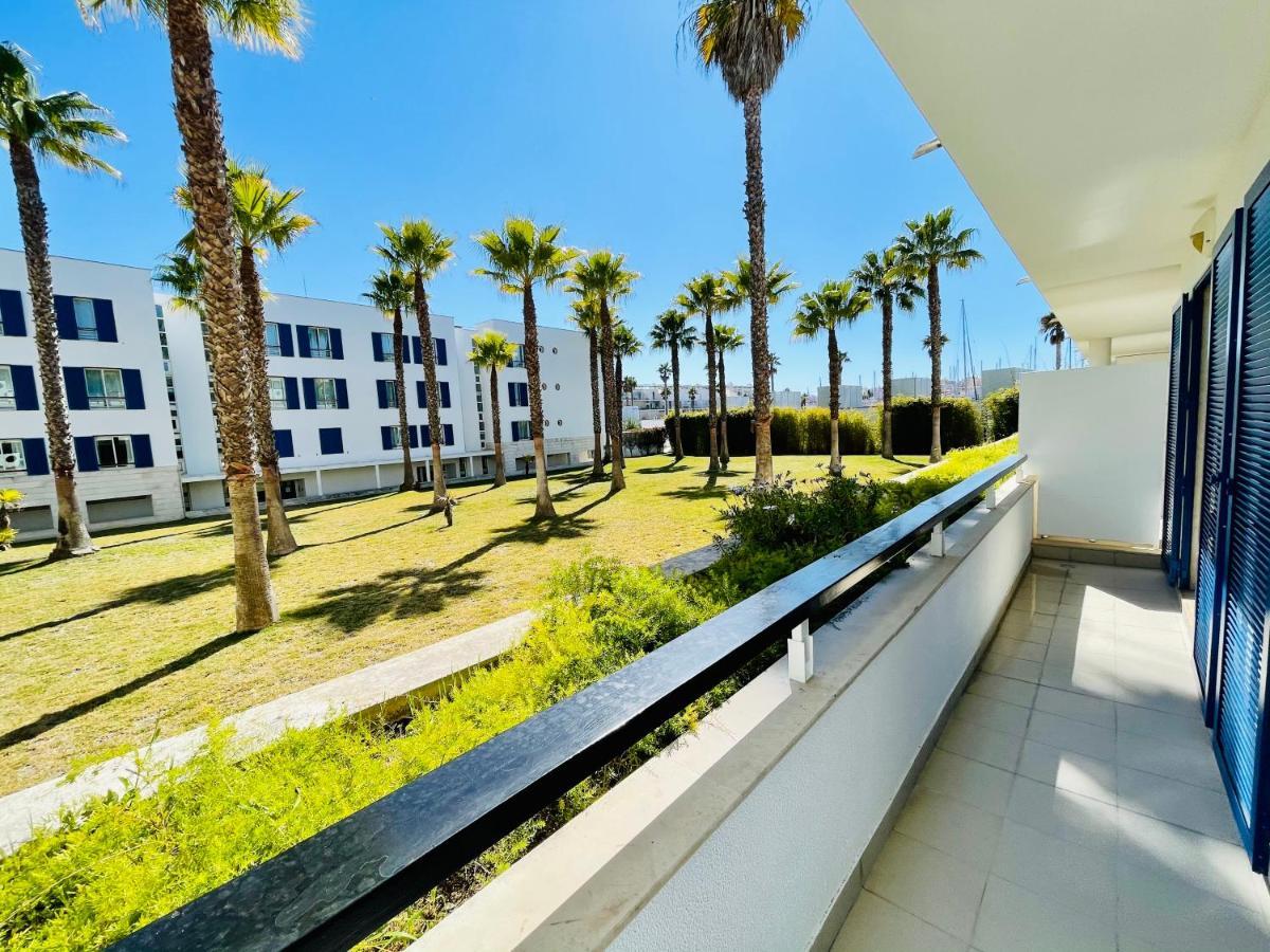 Angies Marina Apartment, Includes 2 Free Passes For The Marina Pool ラゴス エクステリア 写真